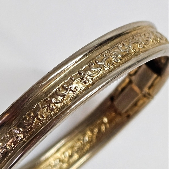 VINTAGE Two Tone Gold & Silver Tone Etched Child Cuff Bracelet Bangle - Picture 3 of 7